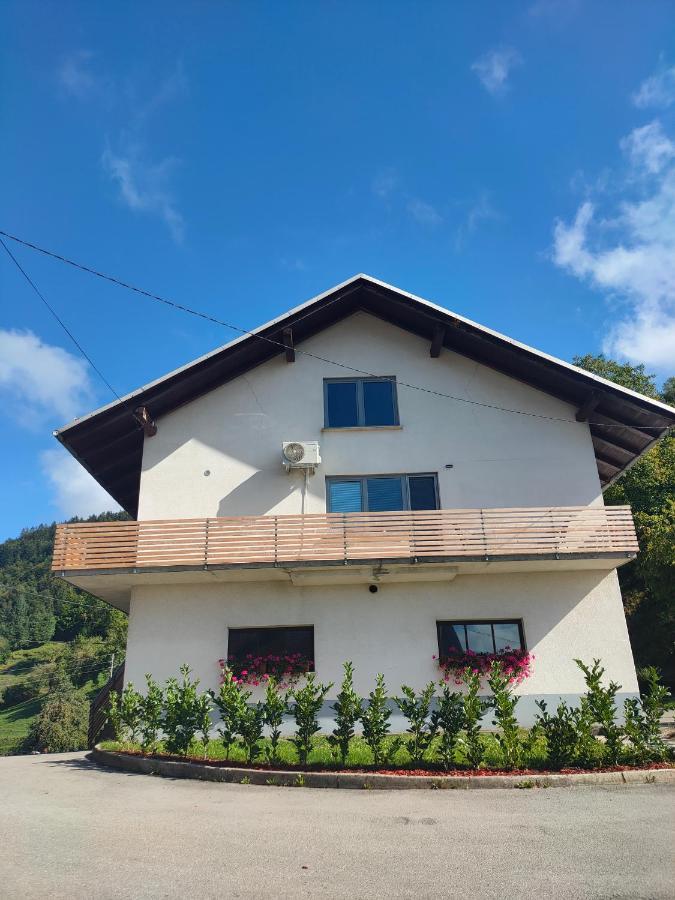 Apartments And Rooms Pri Baslju Cerkno Zewnętrze zdjęcie